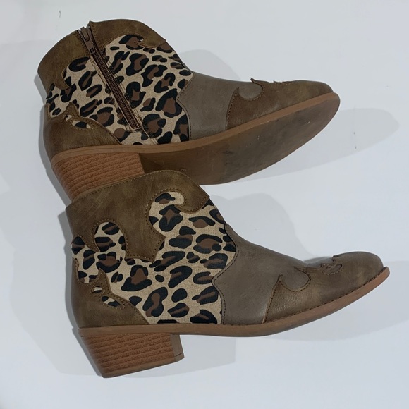 Leopard Pattern Ankle Booties - Brown - Picture 7 of 16